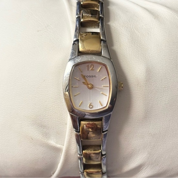 Fossil Accessories - W1 WOMAN'S FOSSIL F2 ES9525 STAINLESS STEEEL-GOLD TONE  30M WATCH 5066